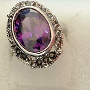 Oval natural purple size 8 ring